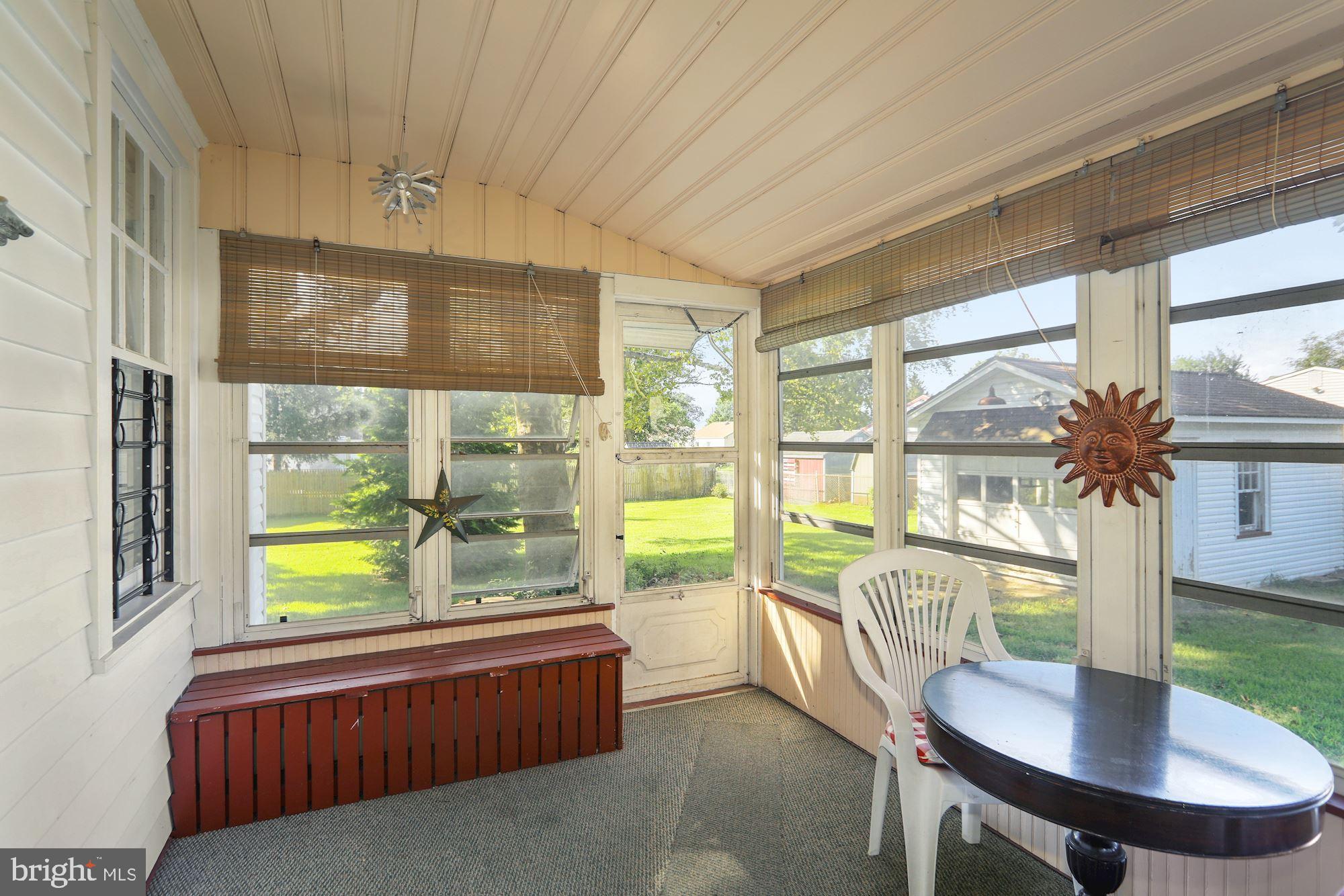 607 Manor Road Beverly, NJ 08010 - Photo 19 of 31 Back Porch