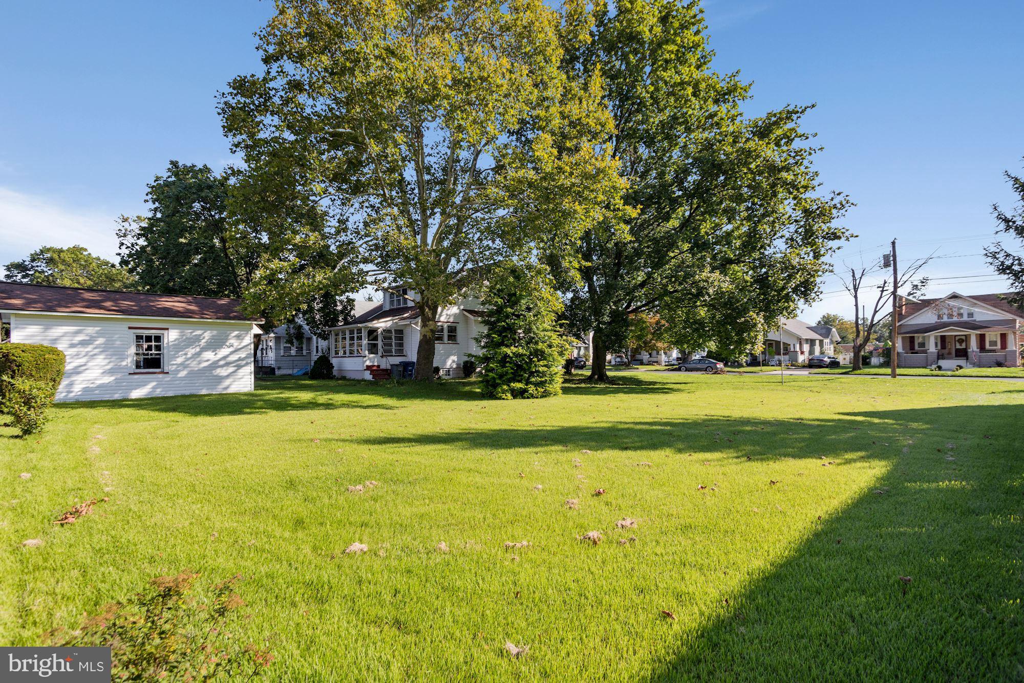 607 Manor Road Beverly, NJ 08010 - Photo 30 of 31 Side Yard