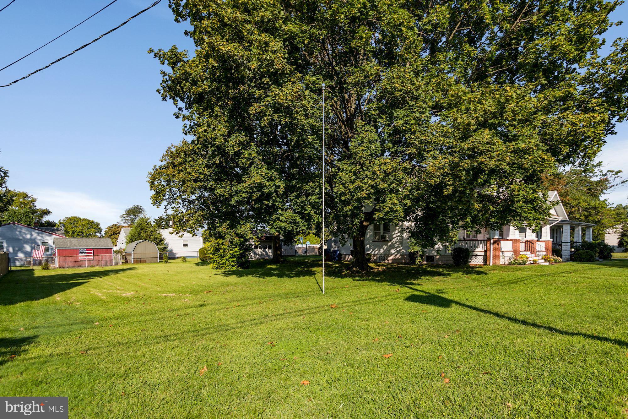 607 Manor Road Beverly, NJ 08010 - Photo 5 of 31 Double Lot!