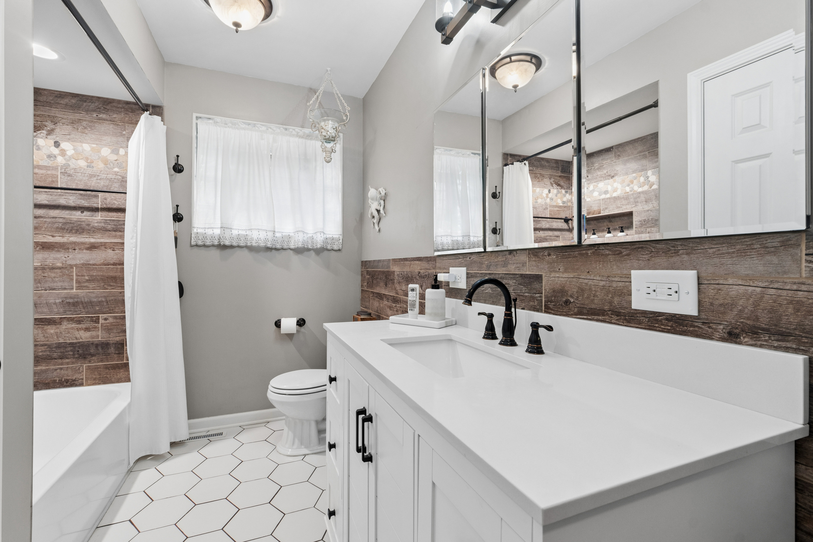 1850 Terrace Road Homewood, IL 60430 - Photo 9 of 37 Gallery Image 9