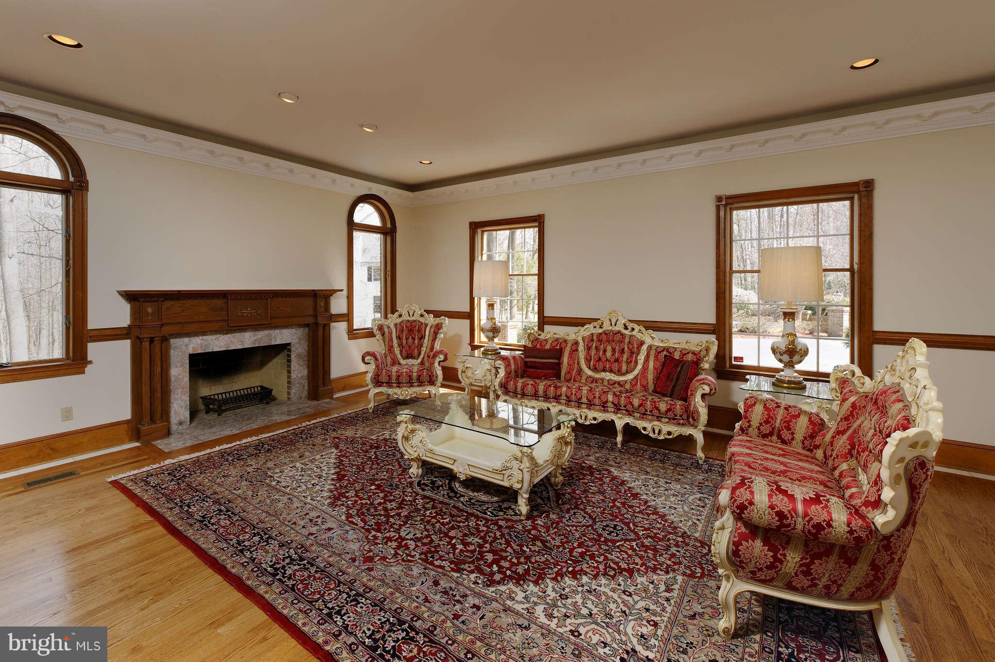 1012 Union Church Road McLean, VA 22102 - Photo 5 of 22 Elegant Living Rm with Hardwood Floors