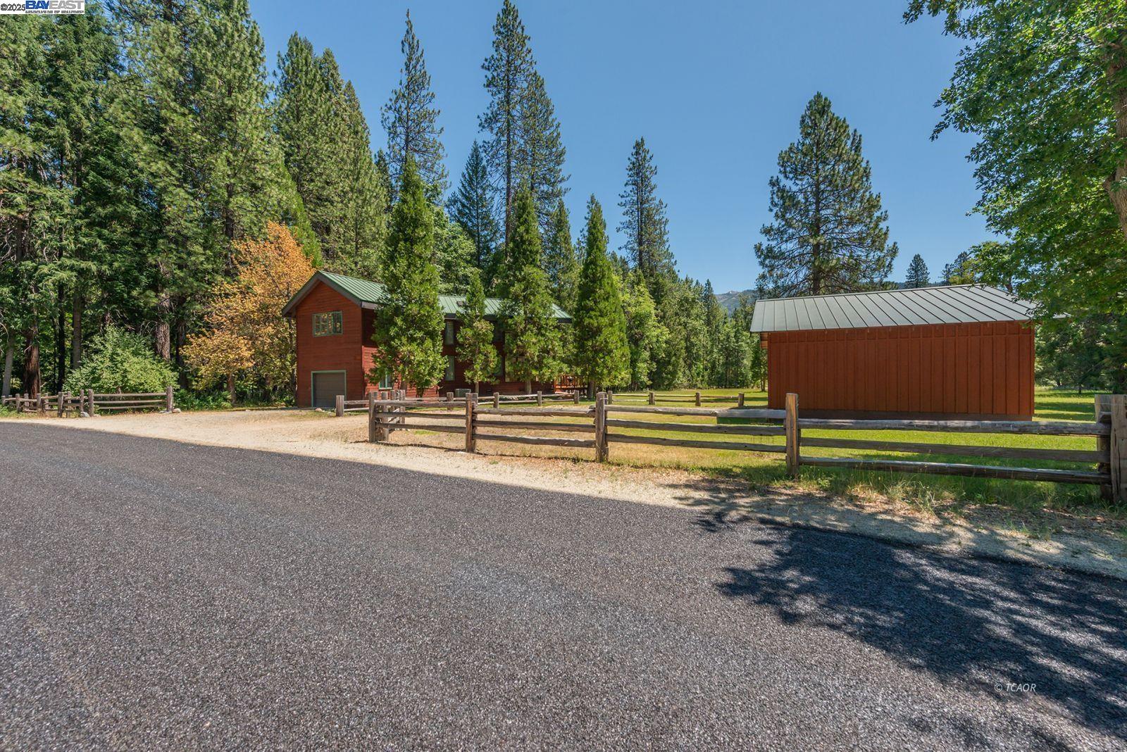 30 Dorleska Court Trinity Center, CA 96091 - Photo 38 of 50 front view of a house with a yard