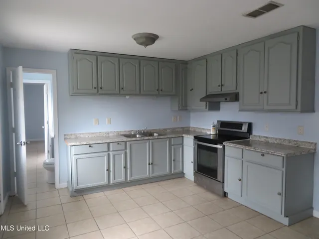 $1,500 | 16205 Bordeaux Drive, Biloxi, MS 39532