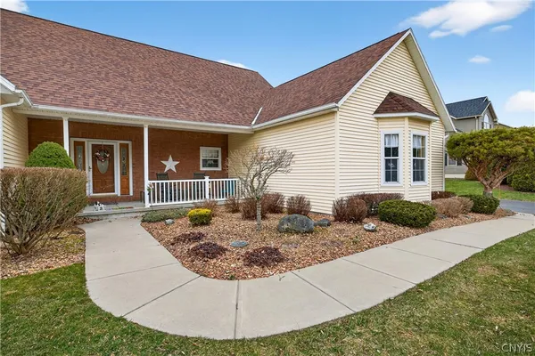 $799,900 | 133 Willowbrook Drive, Owasco, NY 13021