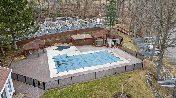 $769,900 | 133 Willowbrook Drive, Owasco, NY 13021