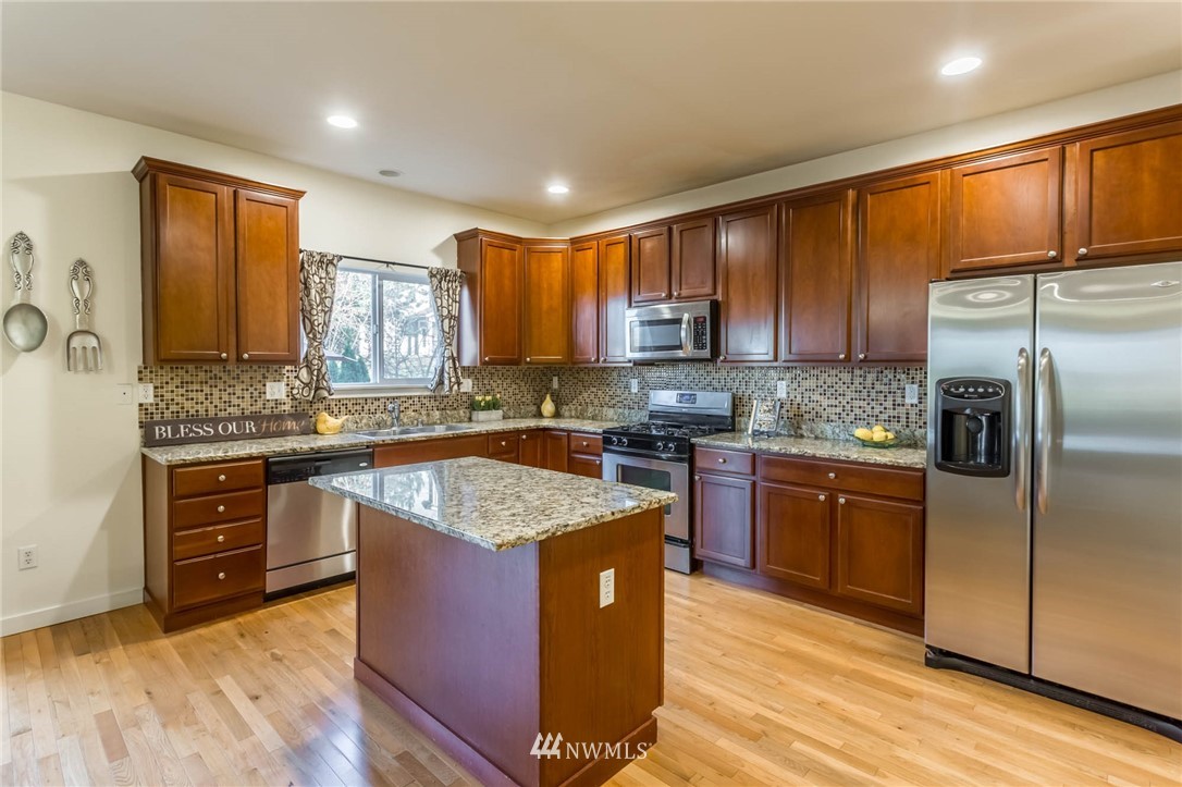 4115 240 Place Southeast Bothell, WA 98021 - Photo 9 of 22