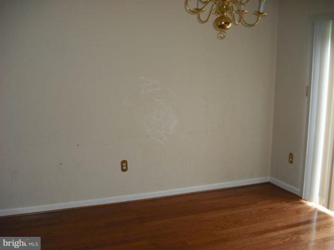 13212 Jasper Road Fairfax, VA 22033 - Photo 2 of 9 Dining Area