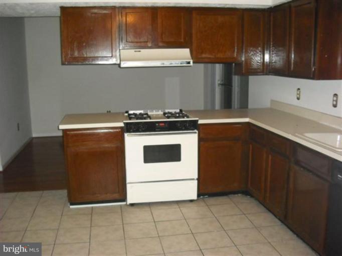 13212 Jasper Road Fairfax, VA 22033 - Photo 6 of 9 Kitchen