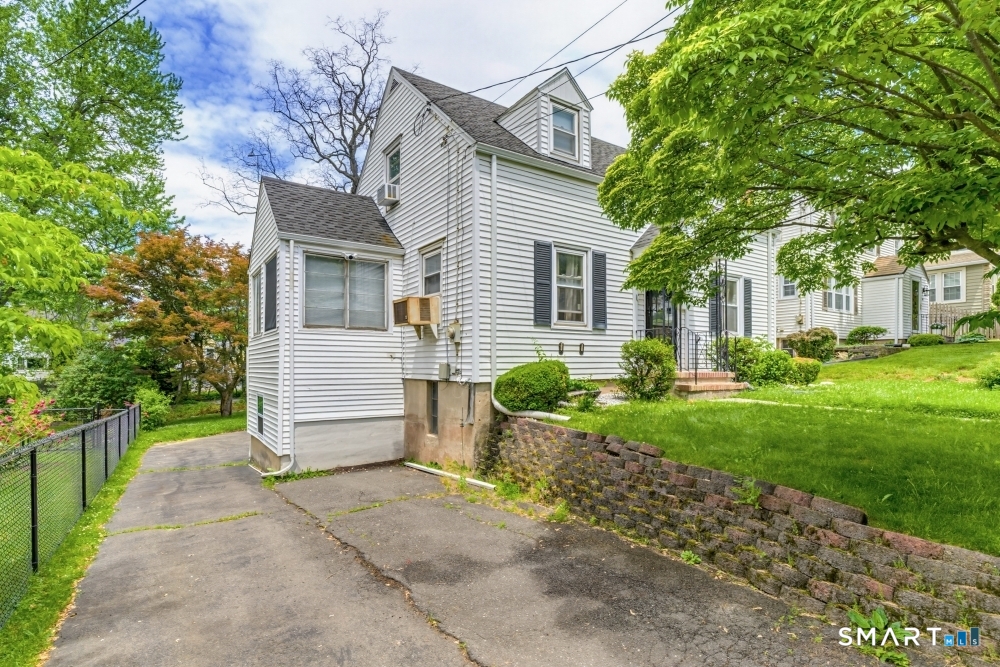 98 Woodmere Road West Hartford, CT 06119 - Photo 2 of 40