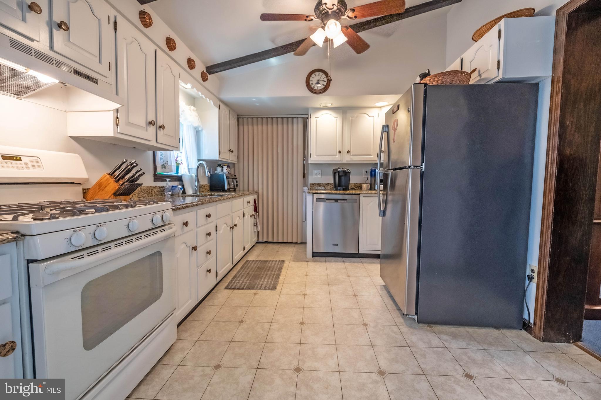 8025 Pine Road Philadelphia, PA 19111 - Photo 12 of 32 Gallery Image 12