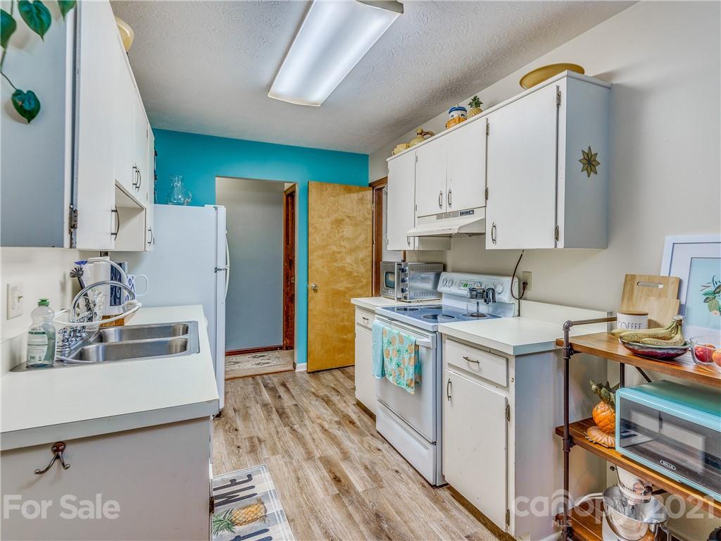 49 Pebblebrook Street Clyde, NC 28721 - Photo 20 of 28 Gallery Image 20