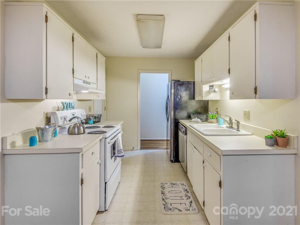 49 Pebblebrook Street Clyde, NC 28721 - Photo 5 of 28 Gallery Image 5