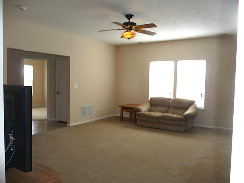604 Springtree Lane Avon, IN 46123 - Photo 3 of 16 Gallery Image 3