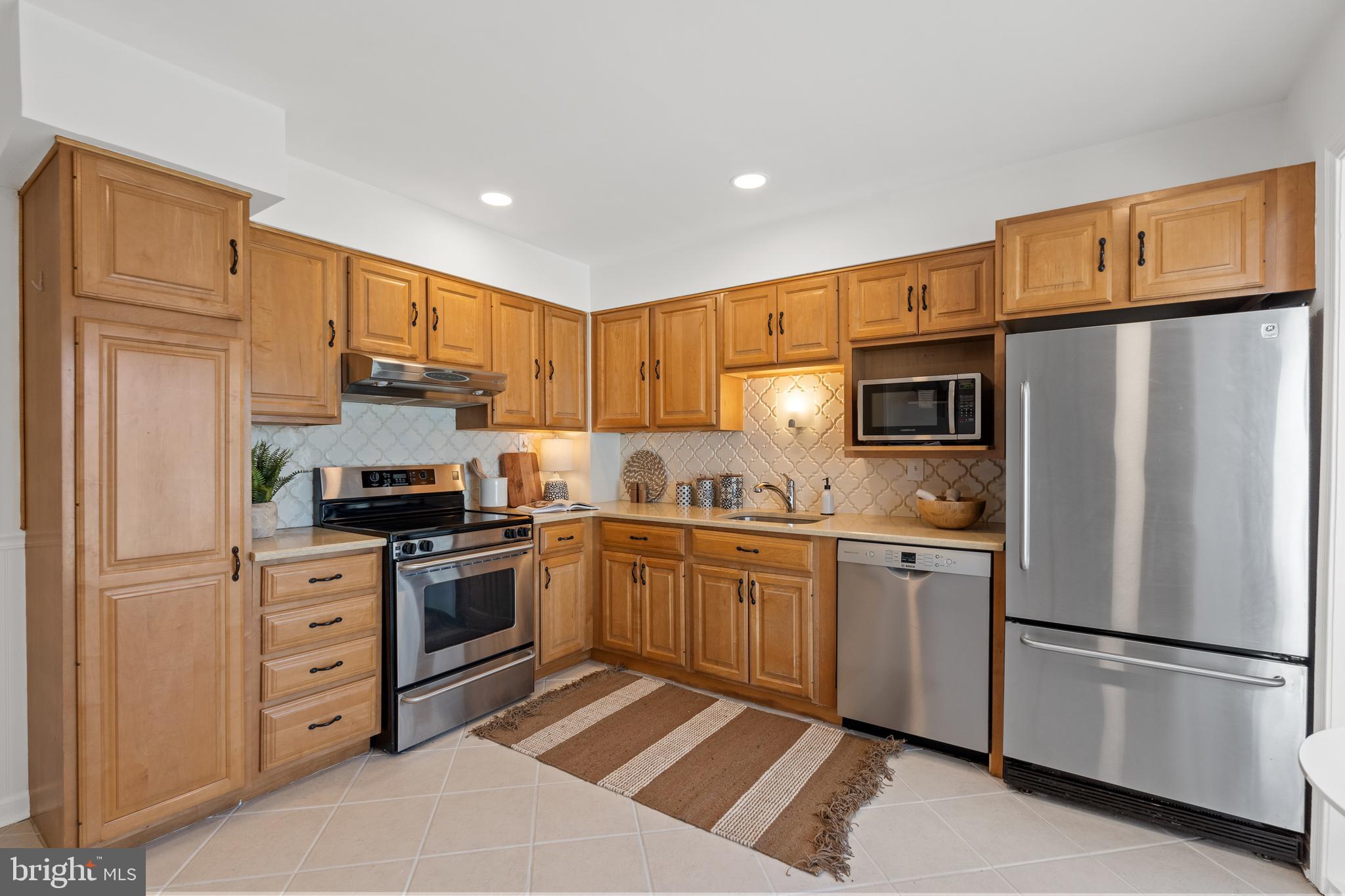 7338 Eldorado Street McLean, VA 22102 - Photo 6 of 46