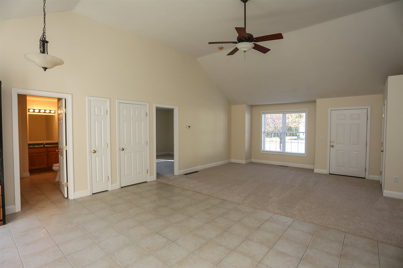 75 Jenna Way Manchester, NH 03104 - Photo 4 of 23 Gallery Image 4