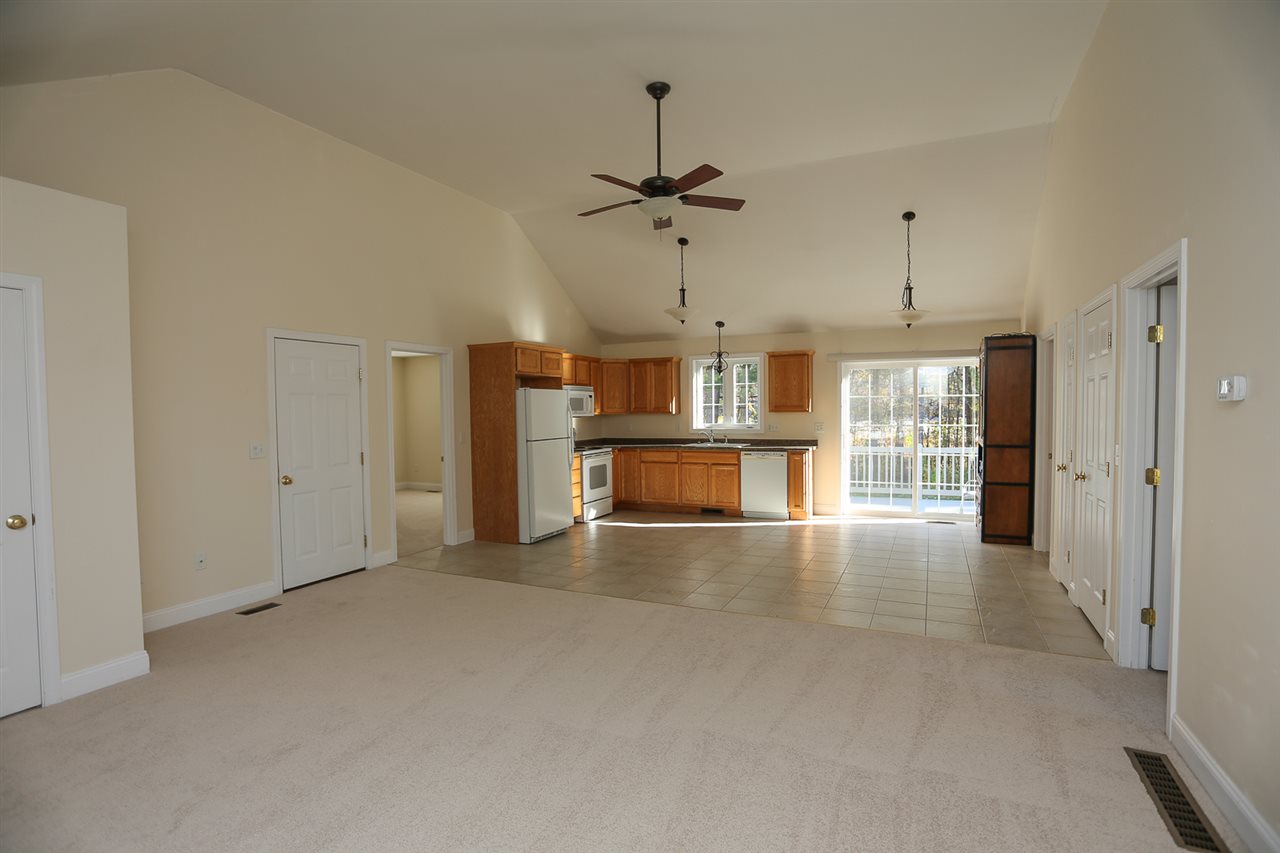 75 Jenna Way Manchester, NH 03104 - Photo 5 of 23 Gallery Image 5