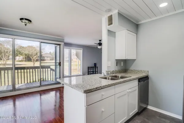 $1,400 | 125 Lanai, Diamondhead, MS 39525