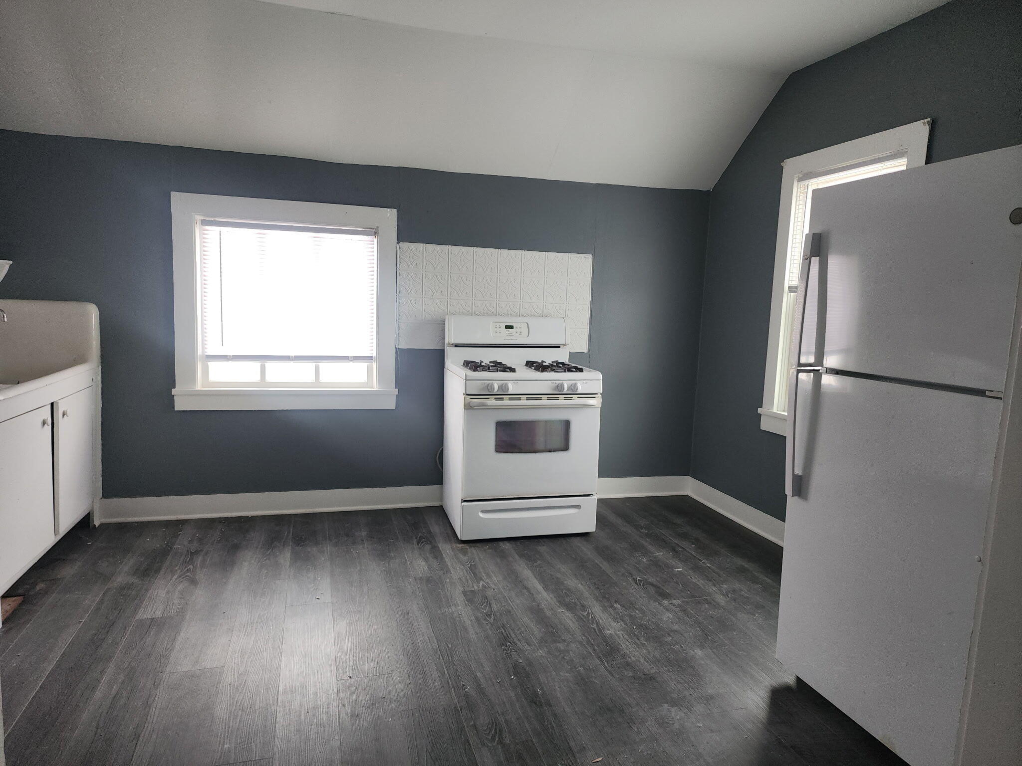 1801 North Wisconsin Street, Unit UPPR Racine, WI 53402 - Photo 3 of 18 Kitchen