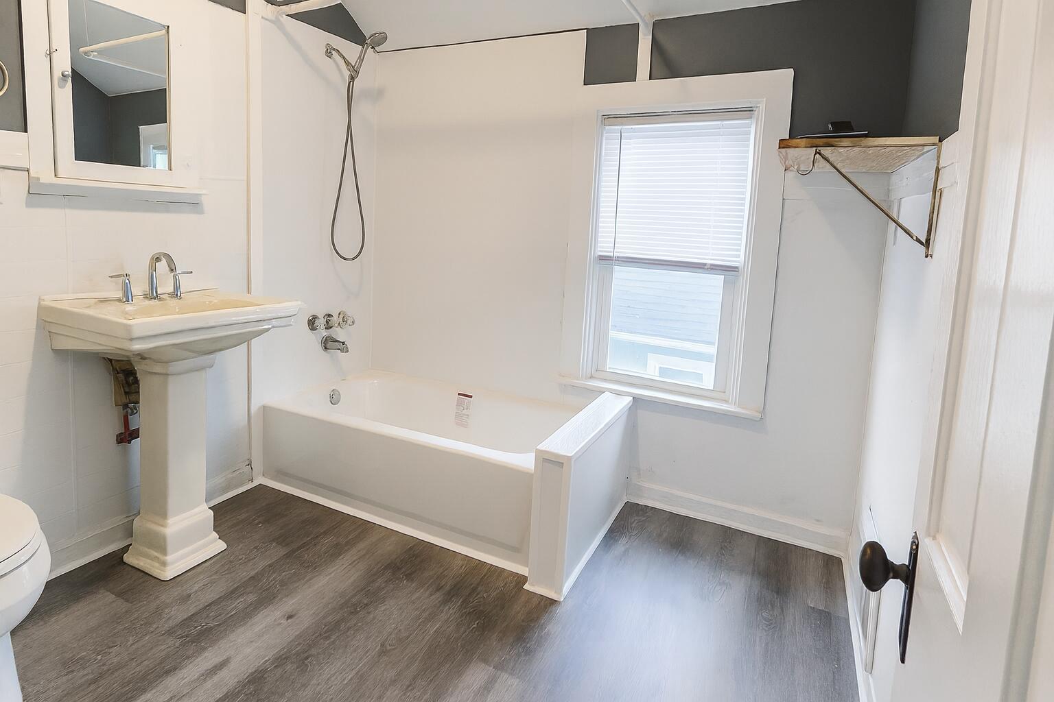 1801 North Wisconsin Street, Unit UPPR Racine, WI 53402 - Photo 5 of 18 Bathroom