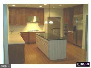 165 Matsonford Road, Unit 1 Radnor, PA 19087 - Photo 2 of 4