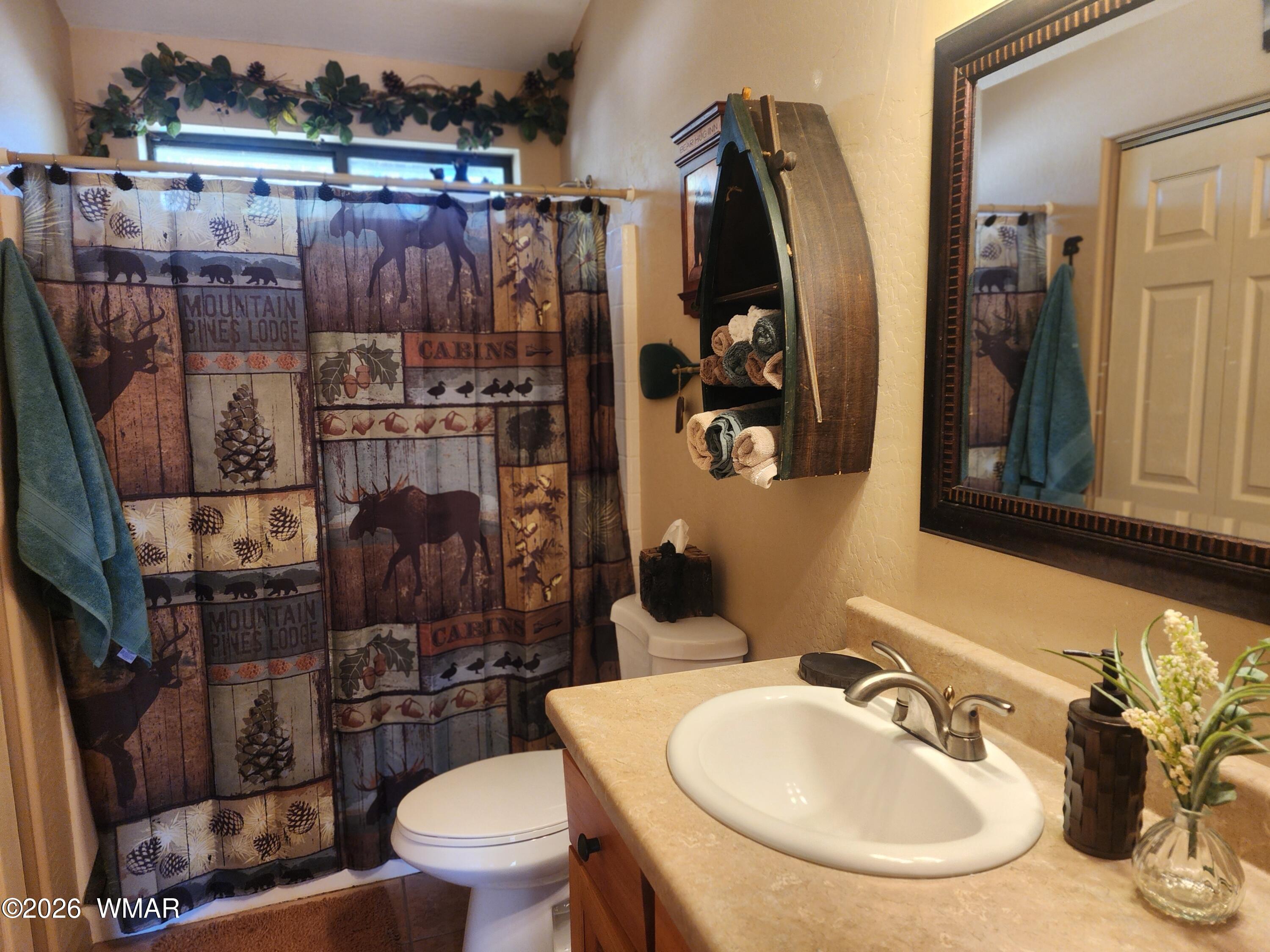 2086 Pinewood Drive Overgaard, AZ 85933 - Photo 30 of 39 Pinewood - Bathroom 2