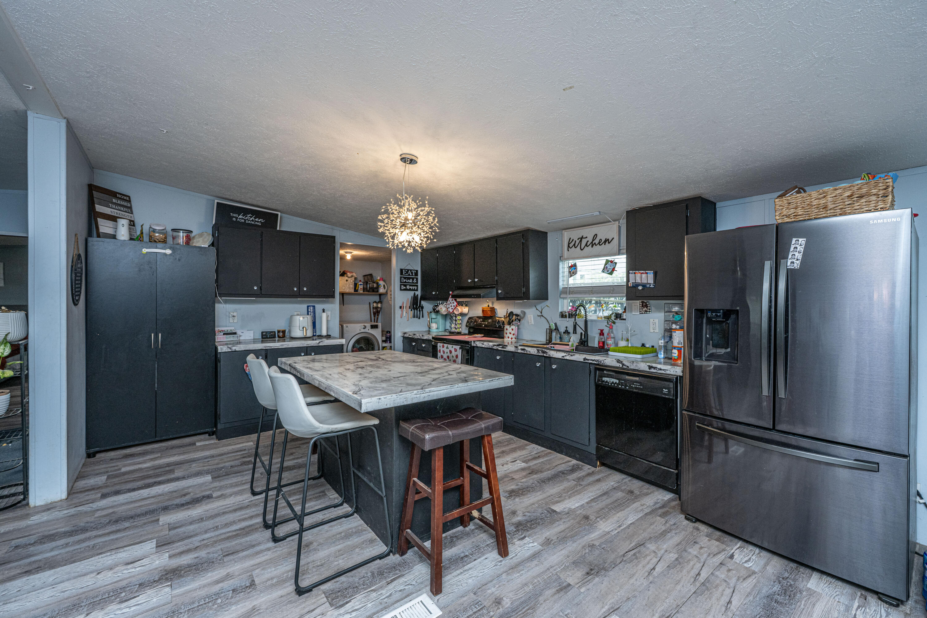 845 East Butternut Road Summerville, SC 29483 - Photo 3 of 24 845EButternut019