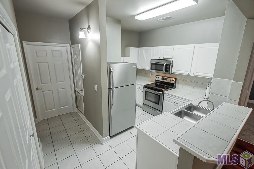 5151 Etta Street, Unit 3B Baton Rouge, LA 70820 - Photo 8 of 22 Gallery Image 8