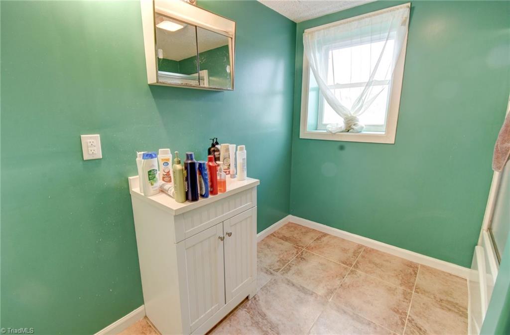 1343 Hopewell Road Morganton, NC 28655 - Photo 13 of 24
