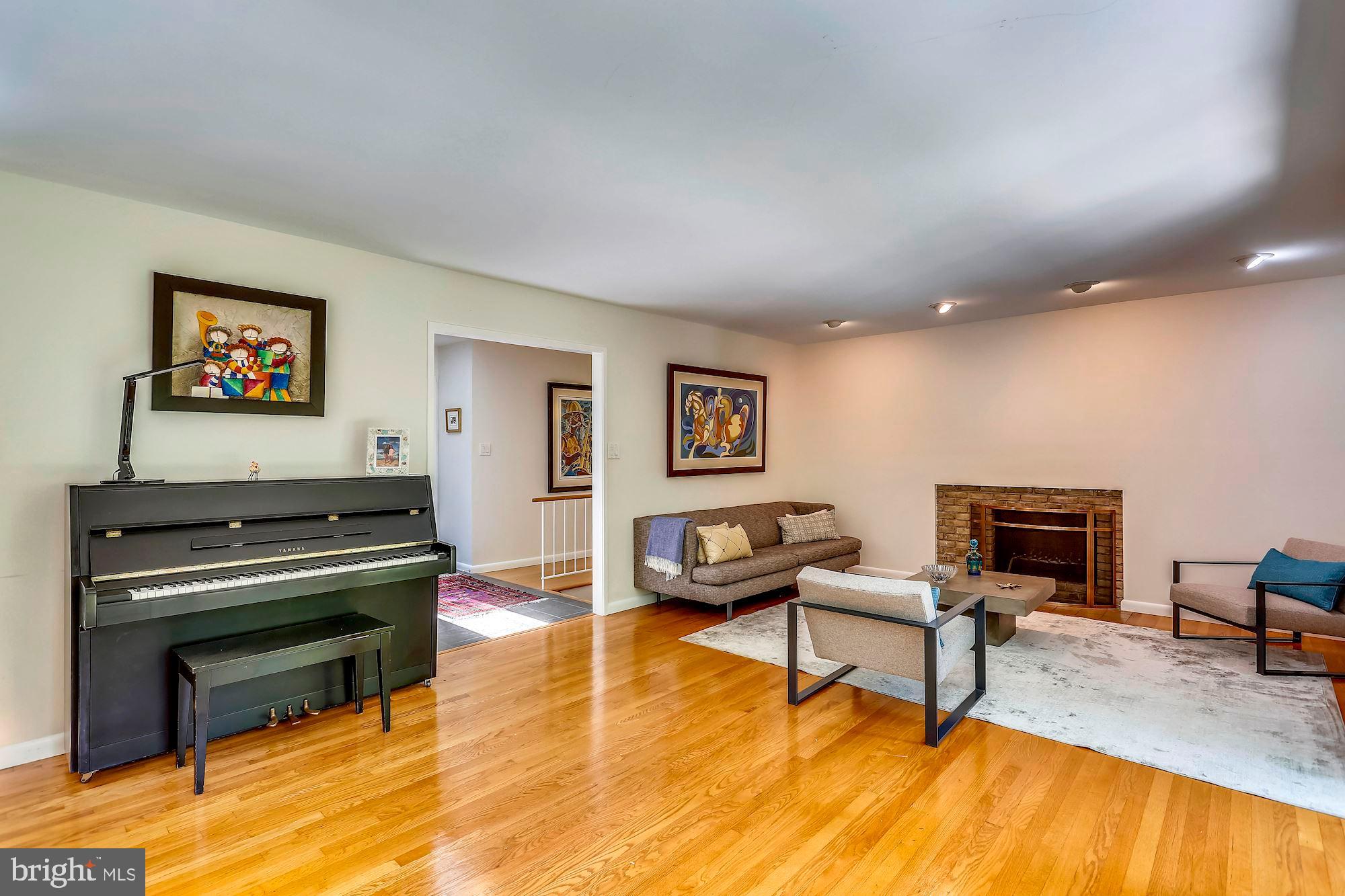 8300 Still Spring Court Bethesda, MD 20817 - Photo 8 of 43 Gallery Image 8