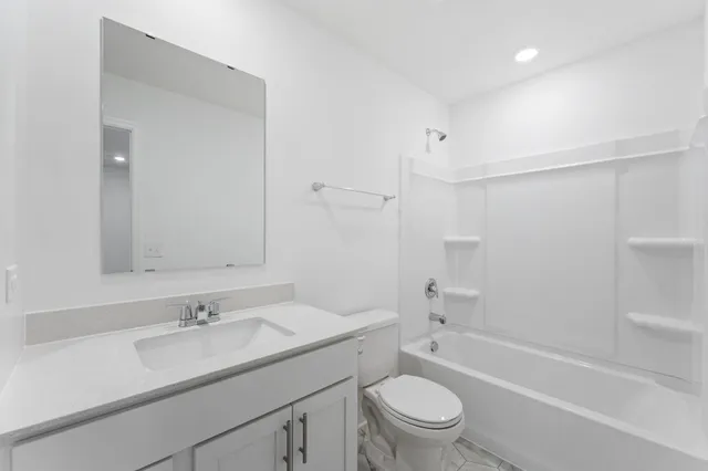 $389,410 | 5231 Long Pointe Pass, Woodbury, MN 55129