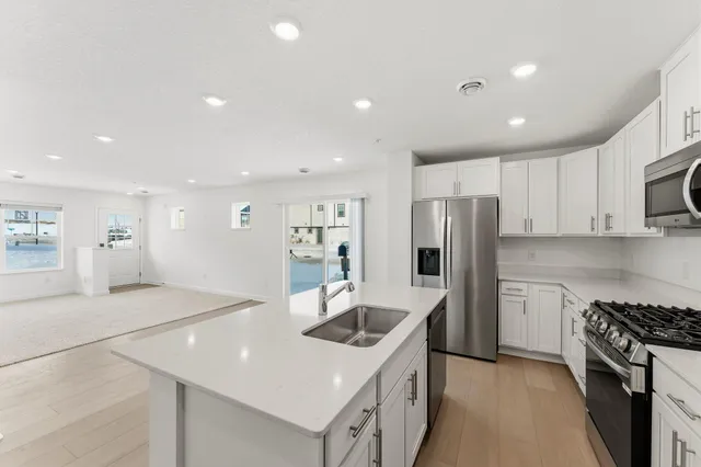 $389,410 | 5231 Long Pointe Pass, Woodbury, MN 55129