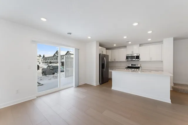 $389,410 | 5231 Long Pointe Pass, Woodbury, MN 55129