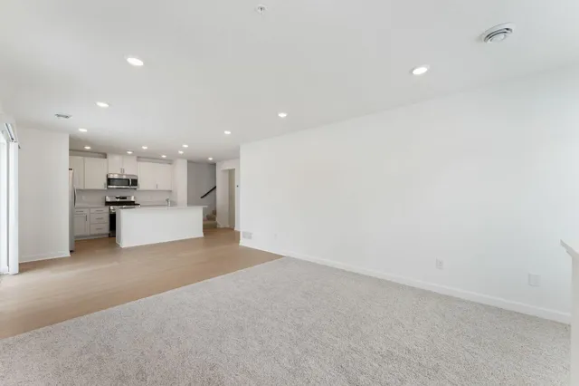 $389,410 | 5231 Long Pointe Pass, Woodbury, MN 55129