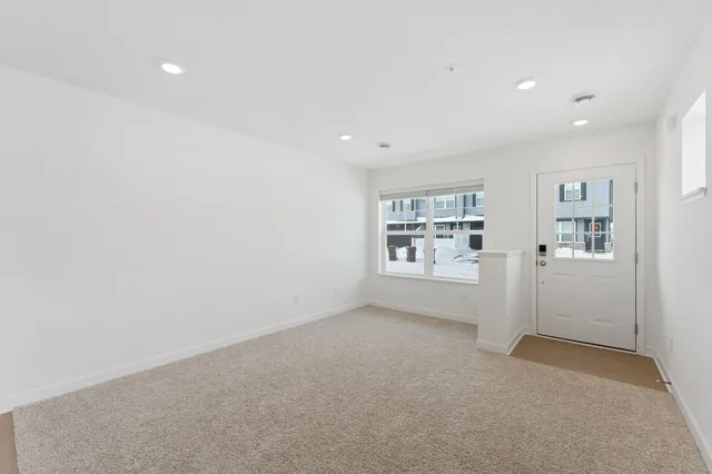 $389,410 | 5231 Long Pointe Pass, Woodbury, MN 55129