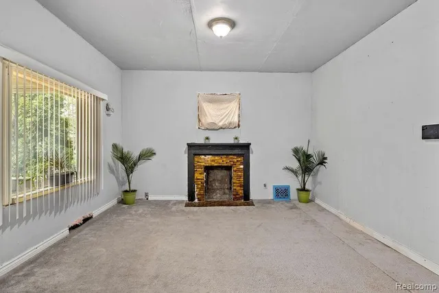 $57,000 | 49 Richton Street, Highland Park, MI 48203