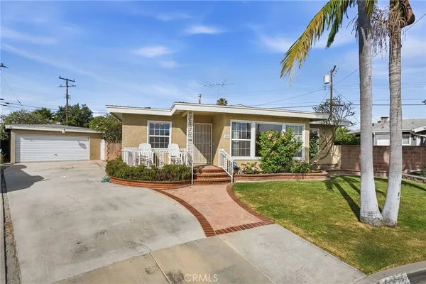 $799,999 | 9600 Hoback Street, Bellflower, CA 90706