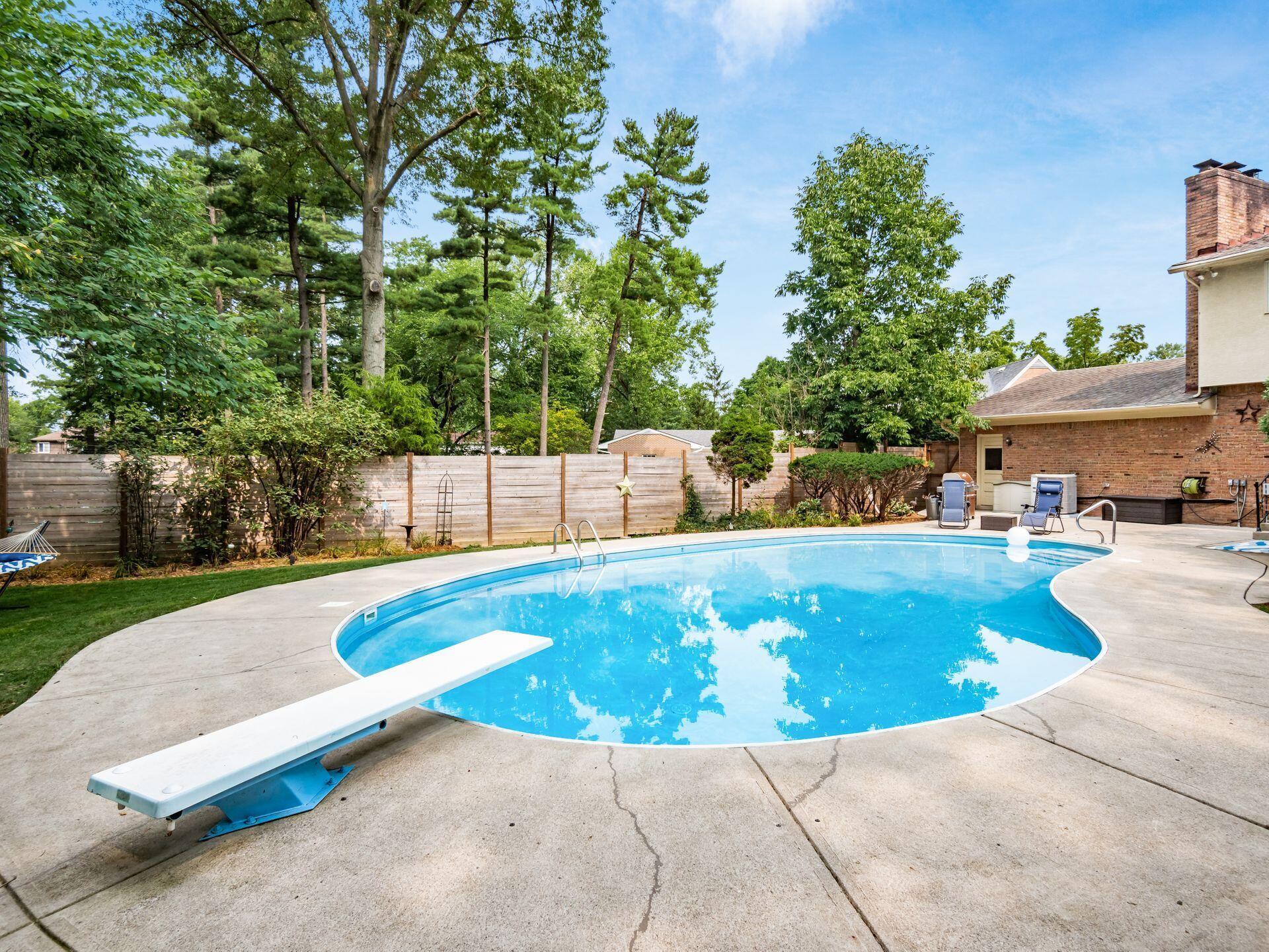 5869 Whitman Road Columbus, OH 43213 - Photo 50 of 65 Diving Board