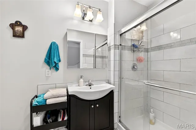 $360,000 | 7465 Drexel Drive, University City, MO 63130