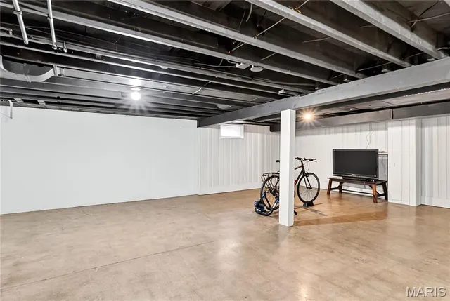 $360,000 | 7465 Drexel Drive, University City, MO 63130