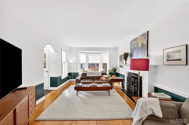 $360,000 | 7465 Drexel Drive, University City, MO 63130