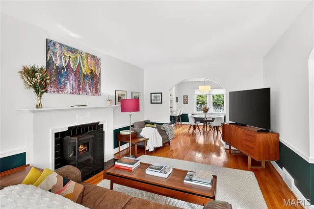 $360,000 | 7465 Drexel Drive, University City, MO 63130