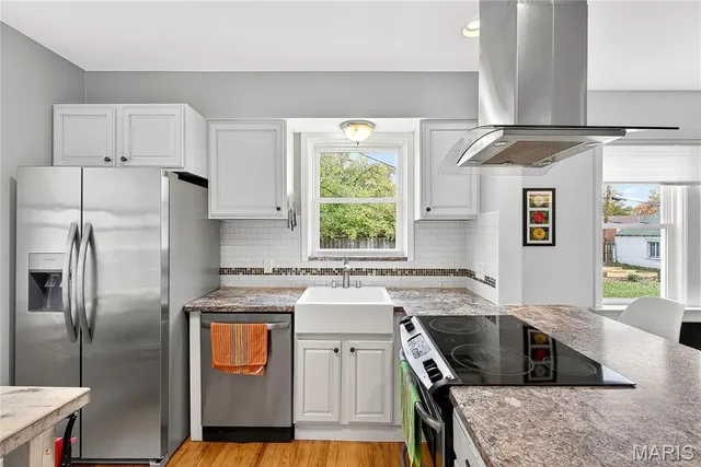 $360,000 | 7465 Drexel Drive, University City, MO 63130