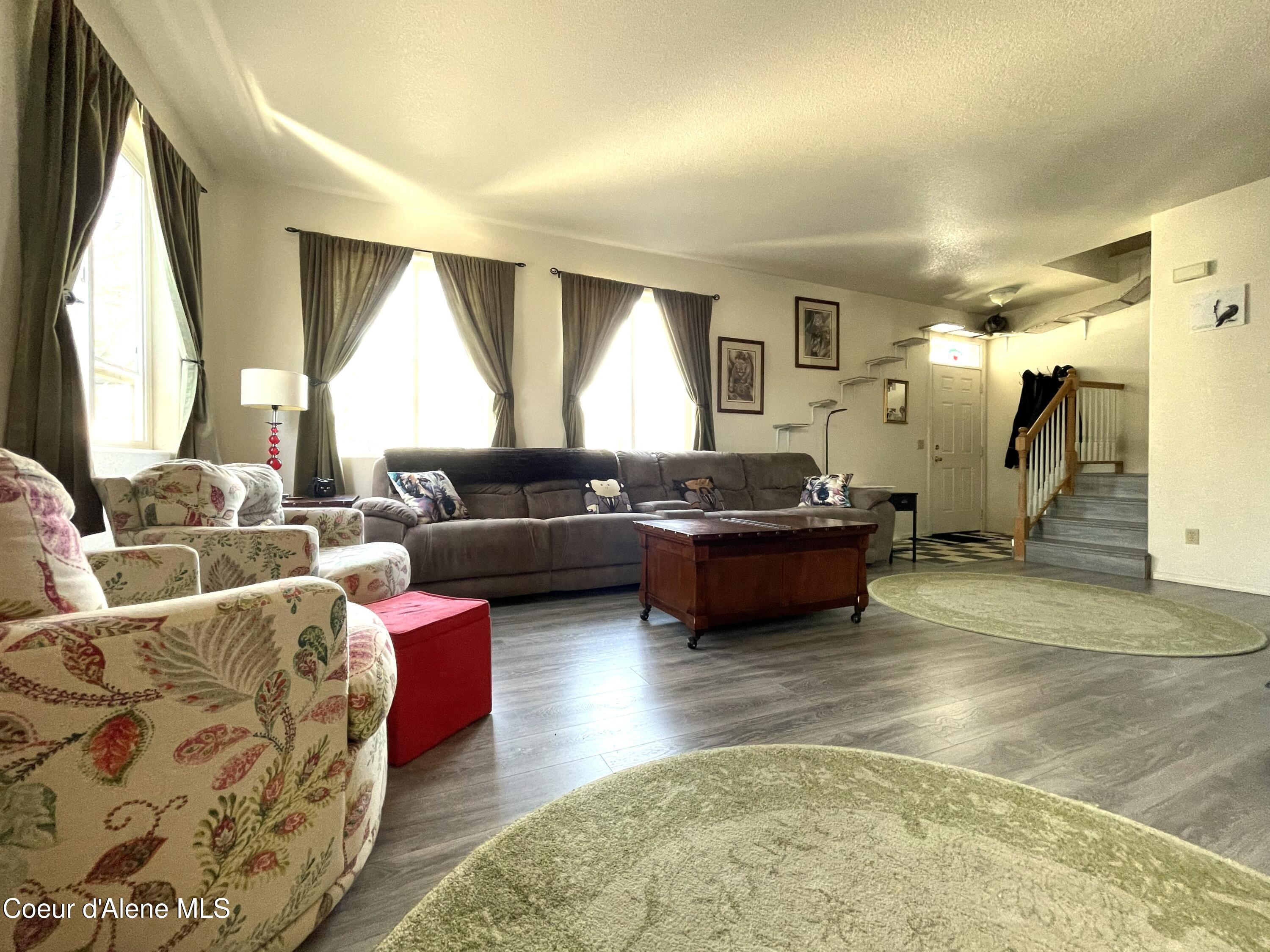 1201 Spruce Street Sandpoint, ID 83864 - Photo 7 of 47 Living Room Facing Entryway