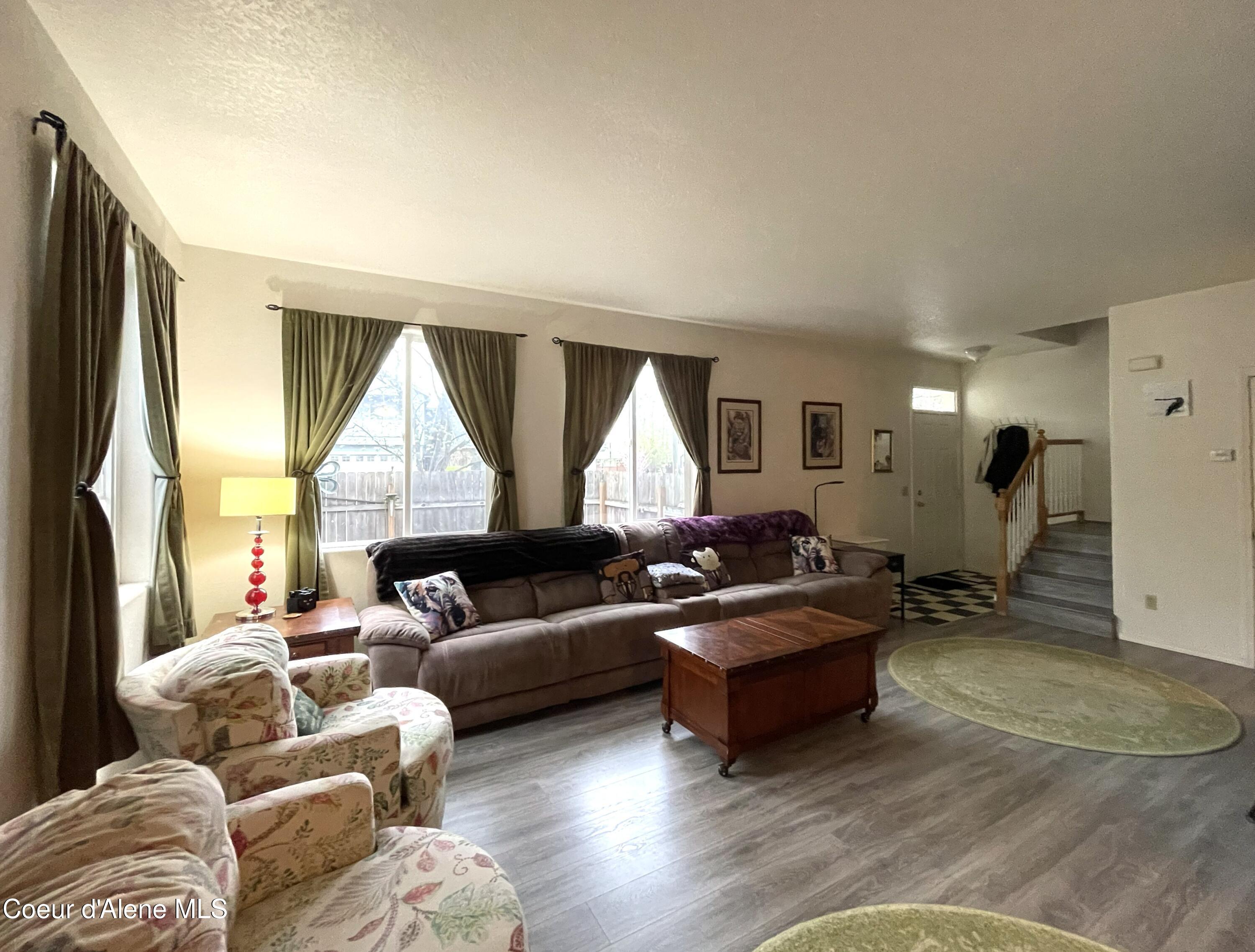 1201 Spruce Street Sandpoint, ID 83864 - Photo 7 of 47 Living Room Facing Entry Way