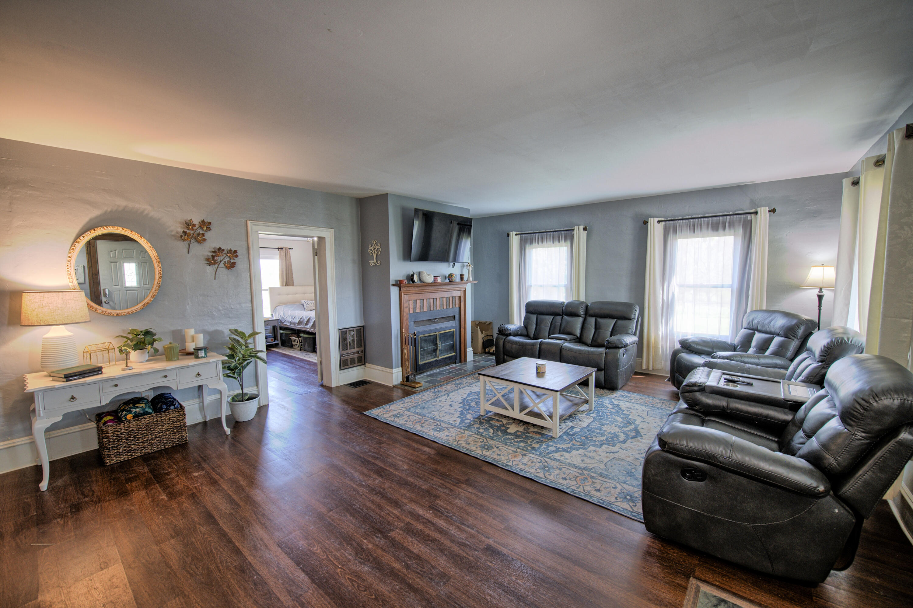 8250 Oneida Road Grand Ledge, MI 48837 - Photo 3 of 55 Living Room