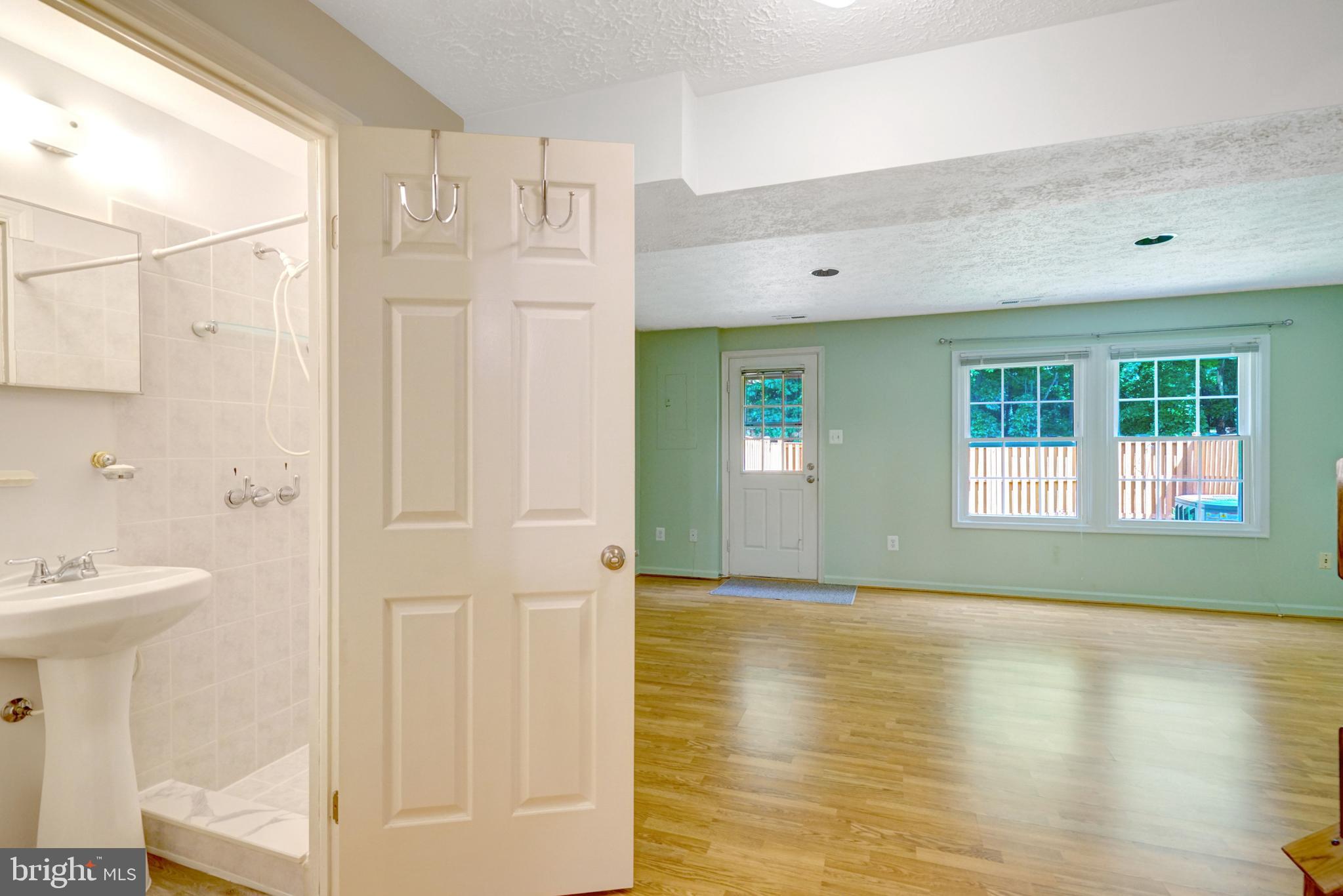 7516 Aspenpark Road Lorton, VA 22079 - Photo 38 of 58