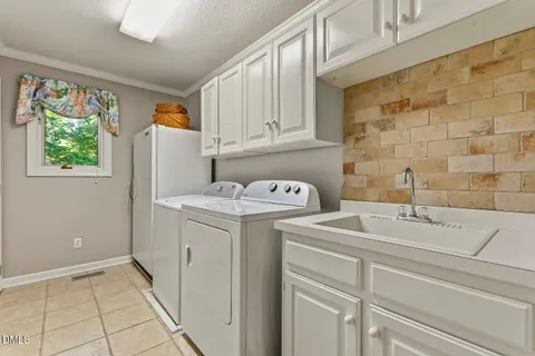 $899,900 | 8208 Aberloch Court, Raleigh, NC 27606