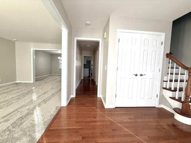 $3,500 | 1209 West Bauer Road, Naperville, IL 60563