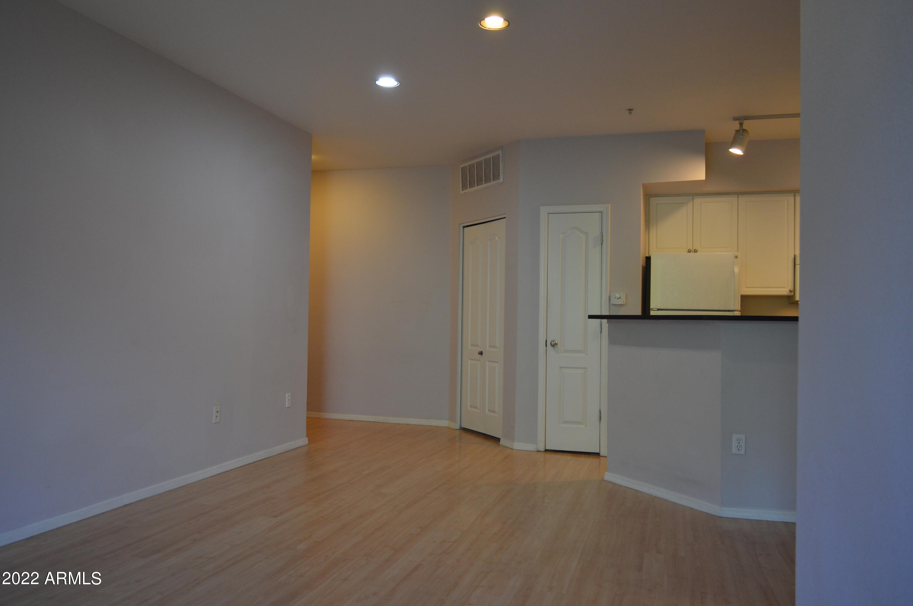 1701 East Colter Street, Unit 331 Phoenix, AZ 85016 - Photo 6 of 58 DSC_0006