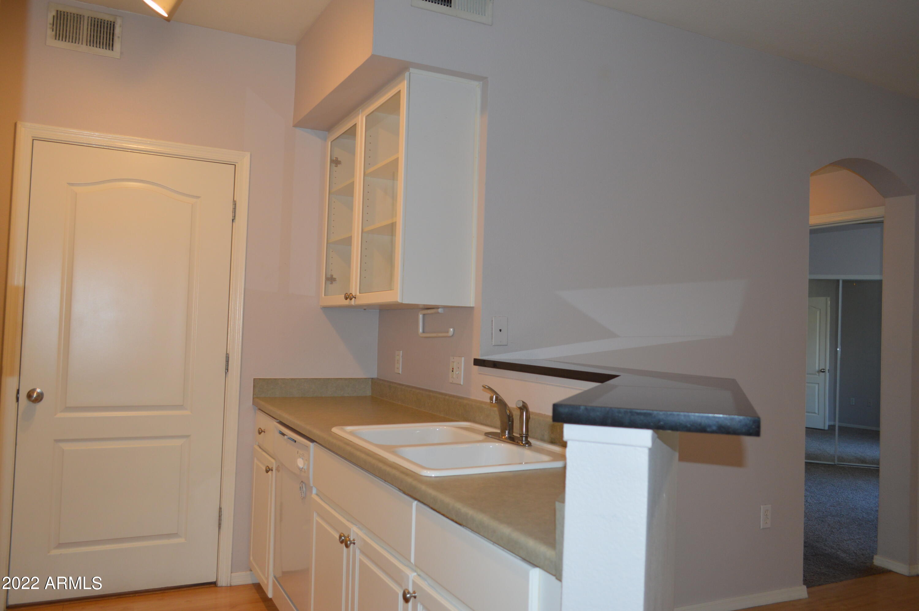 1701 East Colter Street, Unit 331 Phoenix, AZ 85016 - Photo 8 of 58 DSC_0007
